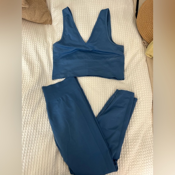 Abercrombie & Fitch Pants - YPB Workout Set